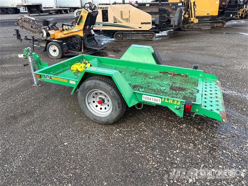 Vermeer TLR33 13 ft S/A Tilt Deck Trencher Trailer Низькорамні причепи