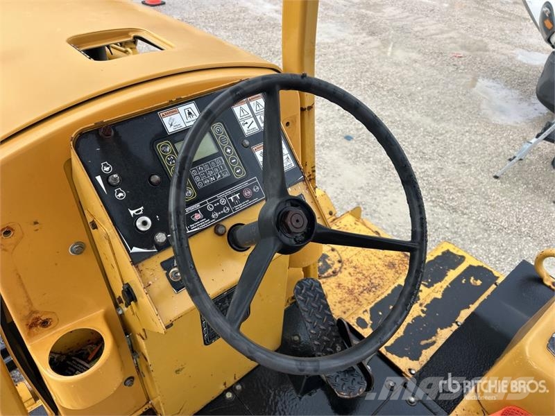 Vermeer XTS1250 Tracked Cable Plow Chasse neige