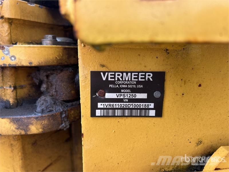 Vermeer XTS1250 Tracked Cable Plow Chasse neige