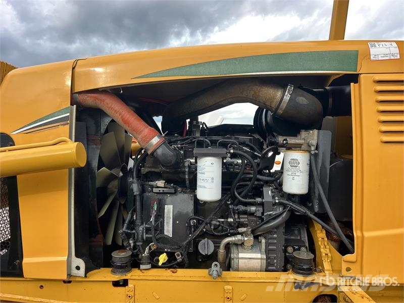Vermeer XTS1250 Tracked Cable Plow Chasse neige