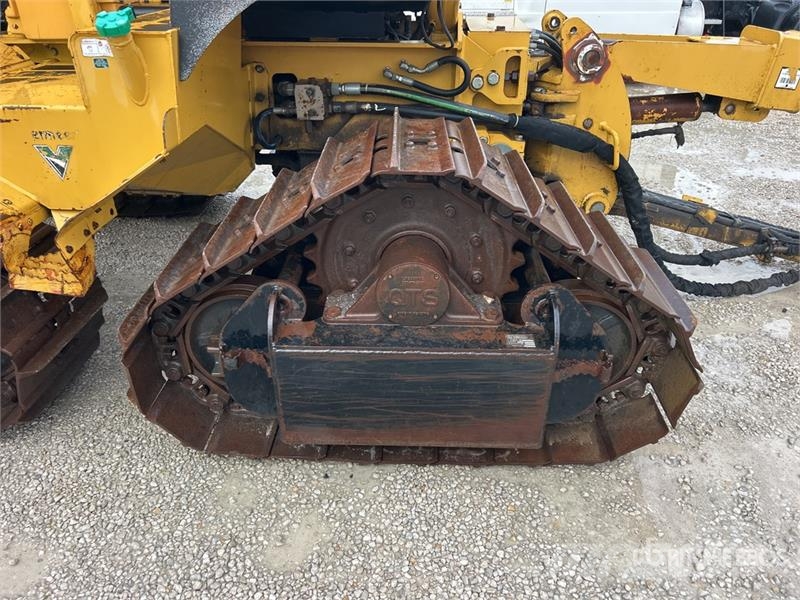 Vermeer XTS1250 Tracked Cable Plow Chasse neige