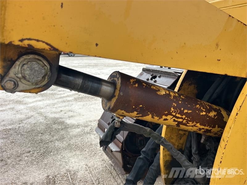 Vermeer XTS1250 Tracked Cable Plow Chasse neige