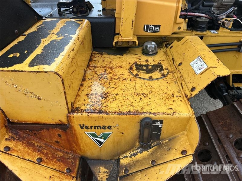 Vermeer XTS1250 Tracked Cable Plow Chasse neige
