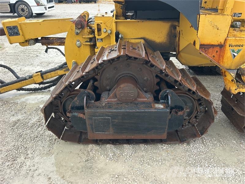Vermeer XTS1250 Tracked Cable Plow Chasse neige