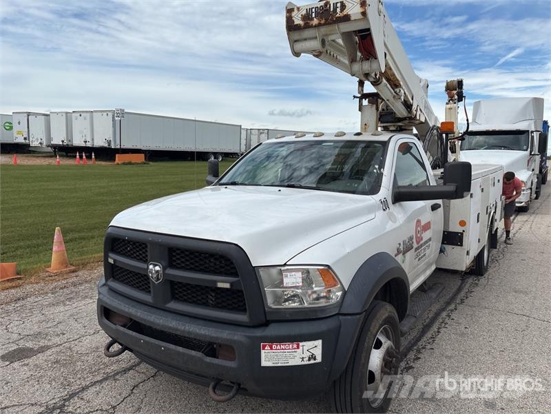 VERSALIFT VST-471 47 ft on Ram 5500 4x4 Bucket Truck Auto korvtõstukid