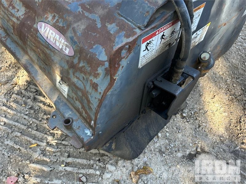 Virnig 72 in Skid Steer Sweeper 刷子