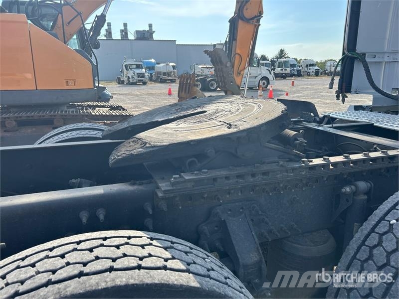 Volvo 6x4 T/A Sleeper Truck Tractor Prime Movers