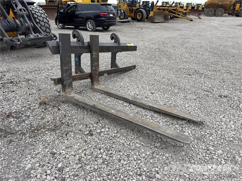 Volvo 83771 72 in Q/C Wheel Loader Forks - Fits Volvo L9 Vilice