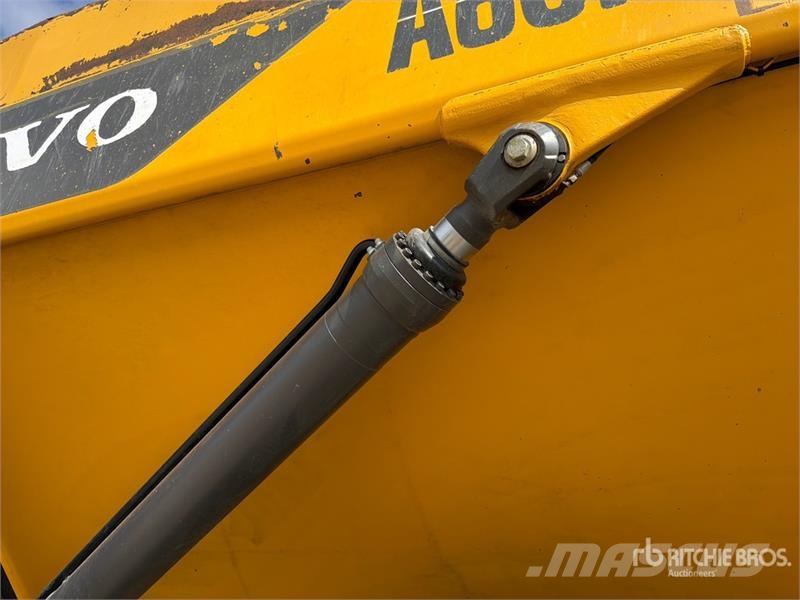 Volvo A60H Articulated Dump Truck ساحبات مفصلية