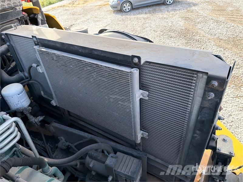 Volvo A60H Articulated Dump Truck ساحبات مفصلية