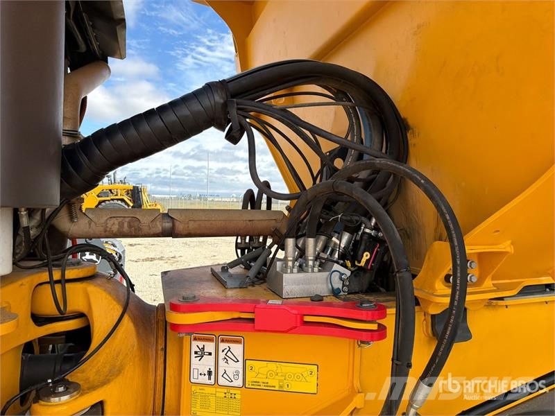 Volvo A60H Articulated Dump Truck ساحبات مفصلية