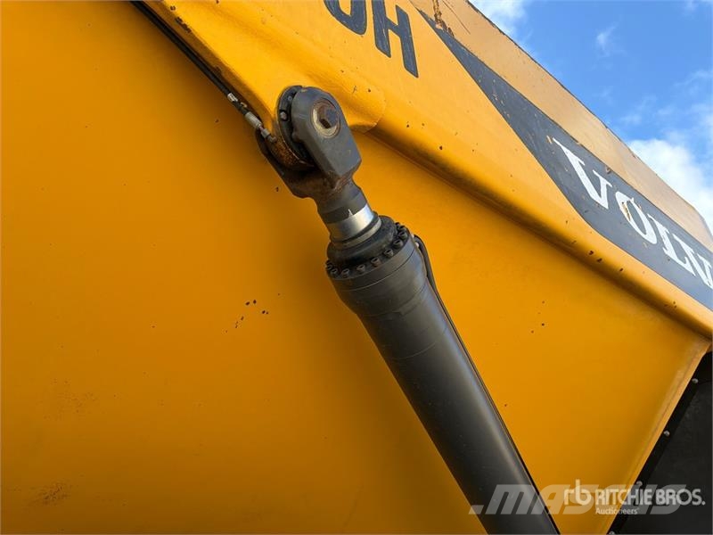 Volvo A60H Articulated Dump Truck ساحبات مفصلية
