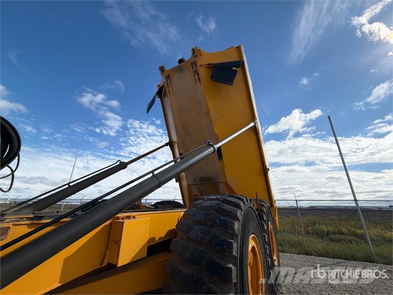 Volvo A60H Articulated Dump Truck ساحبات مفصلية