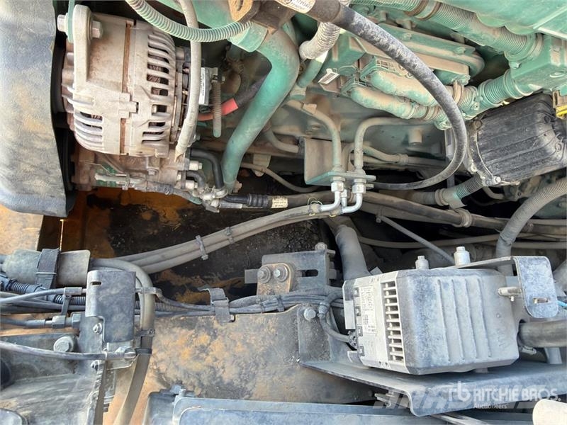 Volvo A60H Articulated Dump Truck ساحبات مفصلية