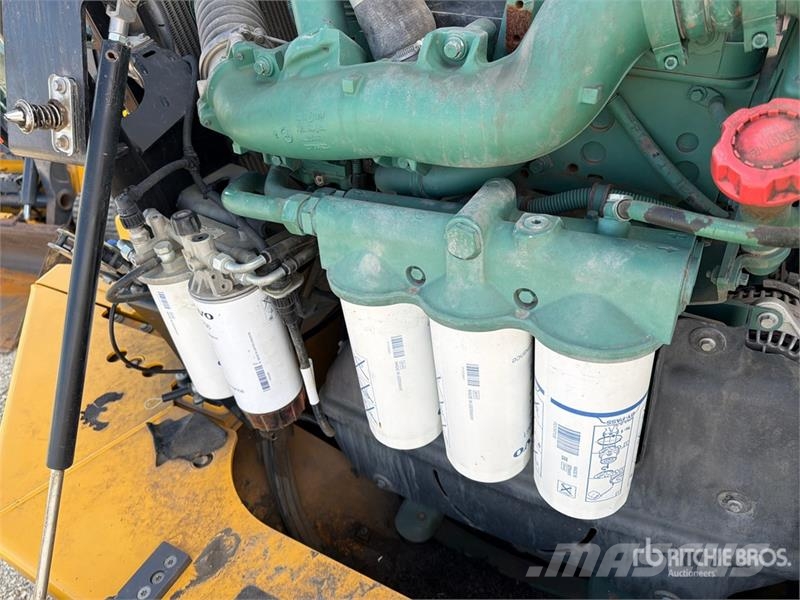 Volvo A60H Articulated Dump Truck ساحبات مفصلية