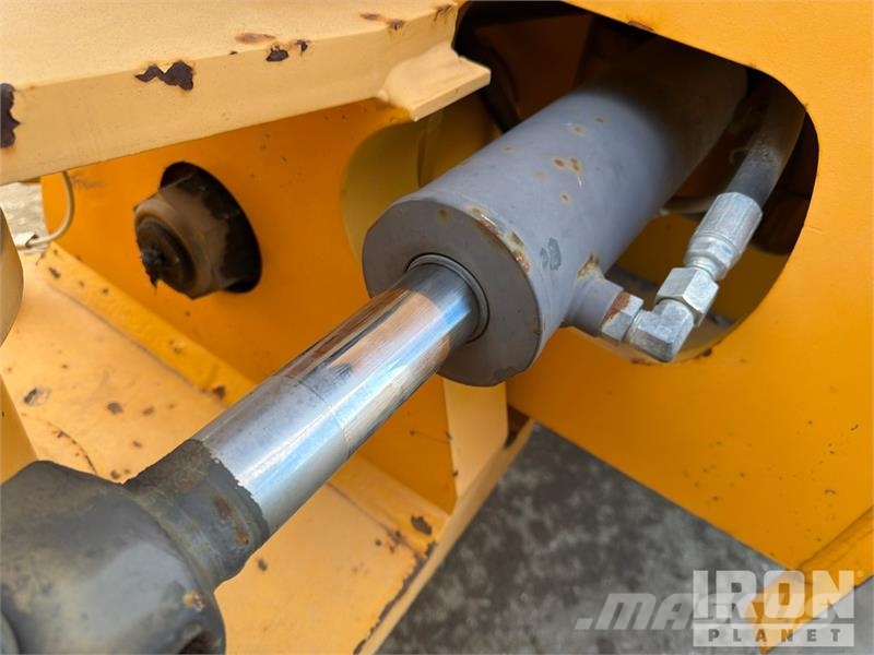 Volvo DD140 Double Drum Roller Ikerdobos hengerek