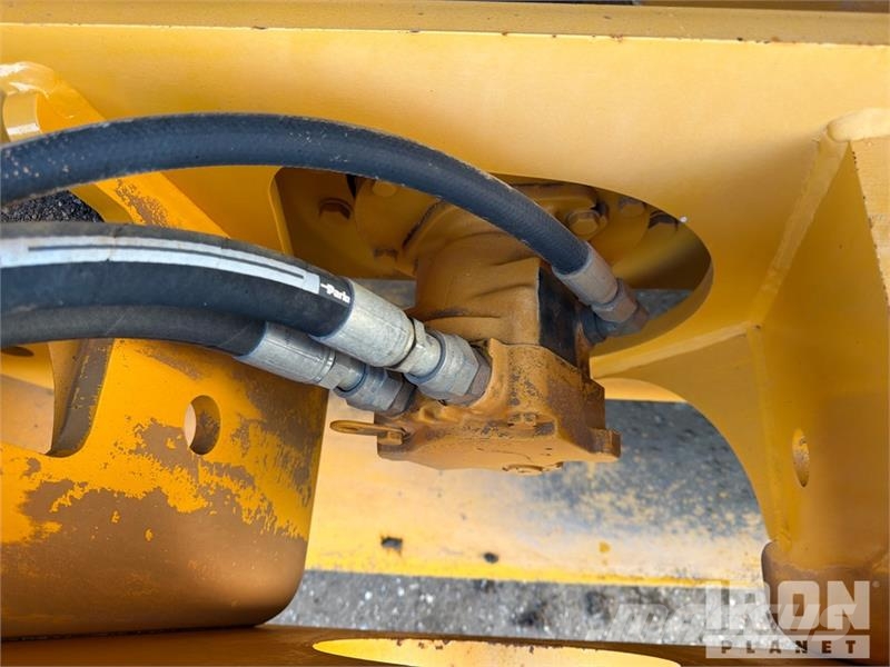 Volvo DD140 Double Drum Roller Ikerdobos hengerek