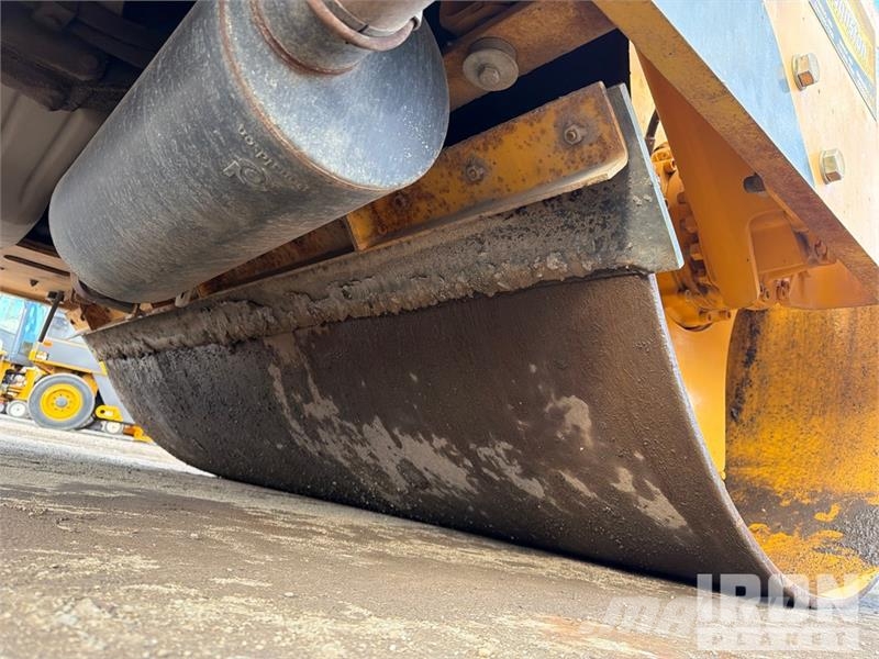 Volvo DD140 Double Drum Roller Ikerdobos hengerek