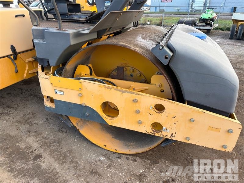 Volvo DD140 Double Drum Roller Ikerdobos hengerek