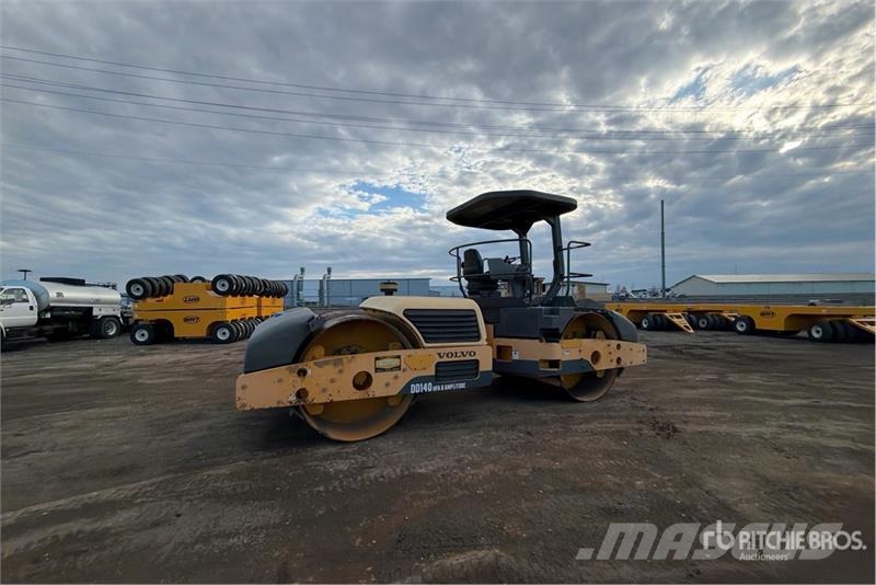 Volvo DD140 Double Drum Roller Ikerdobos hengerek