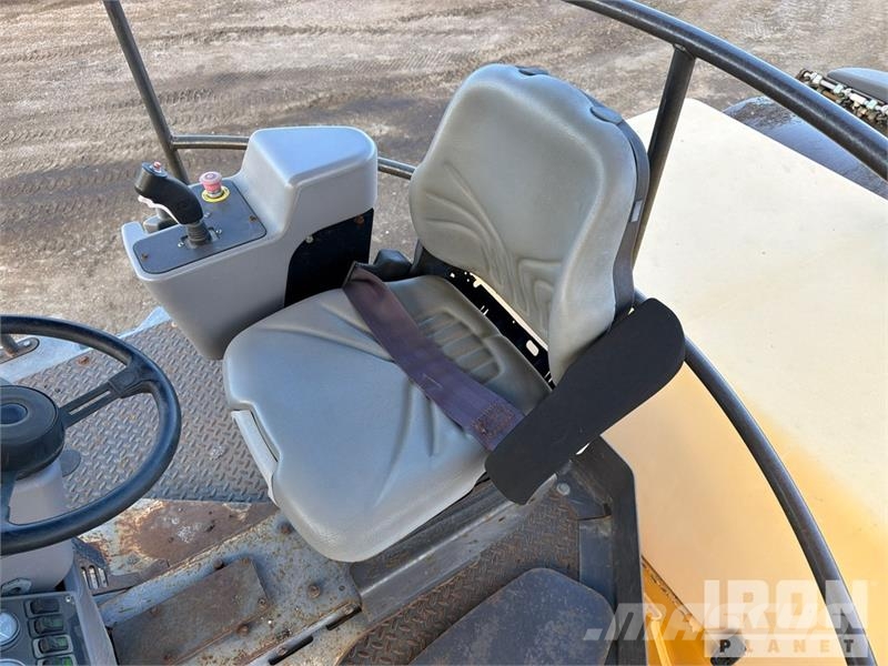 Volvo DD140 Double Drum Roller Ikerdobos hengerek