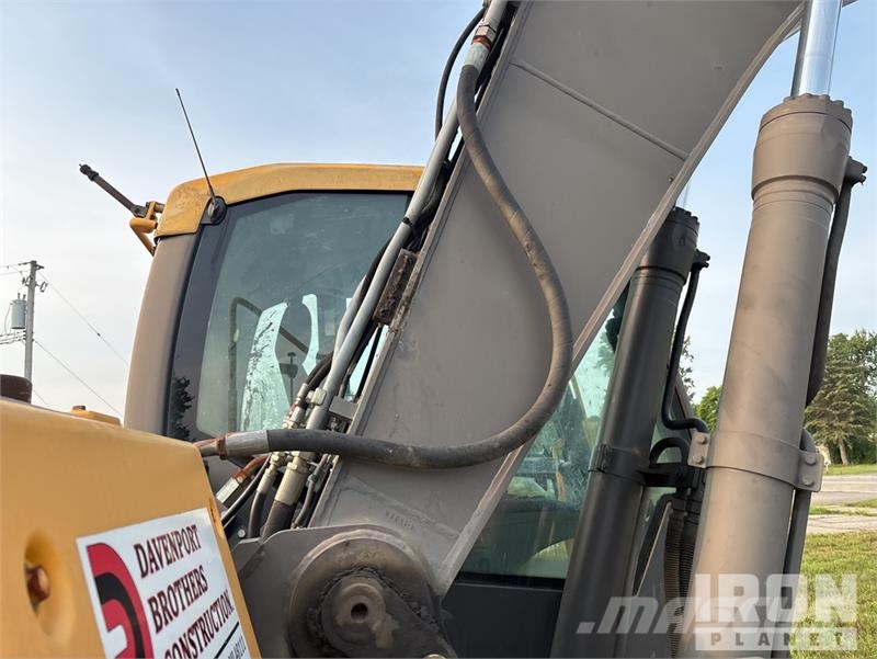 Volvo EC210C L Tracked Excavator Beltegraver