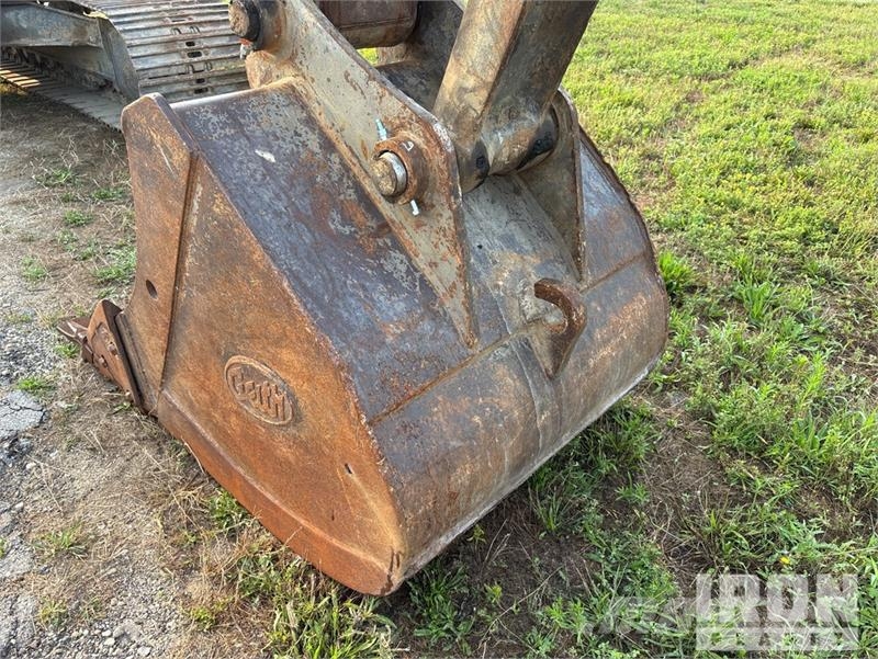 Volvo EC210C L Tracked Excavator Beltegraver