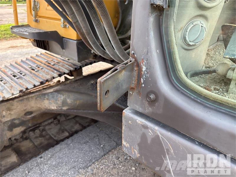 Volvo EC210C L Tracked Excavator Beltegraver