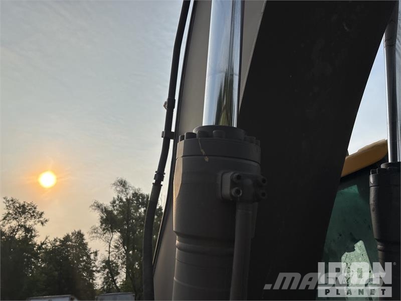 Volvo EC210C L Tracked Excavator Beltegraver