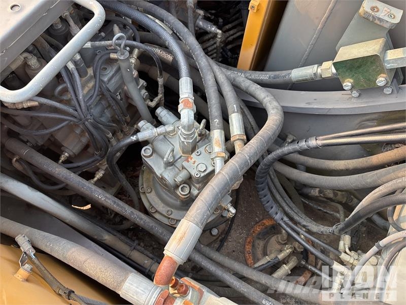 Volvo EC210C L Tracked Excavator Beltegraver