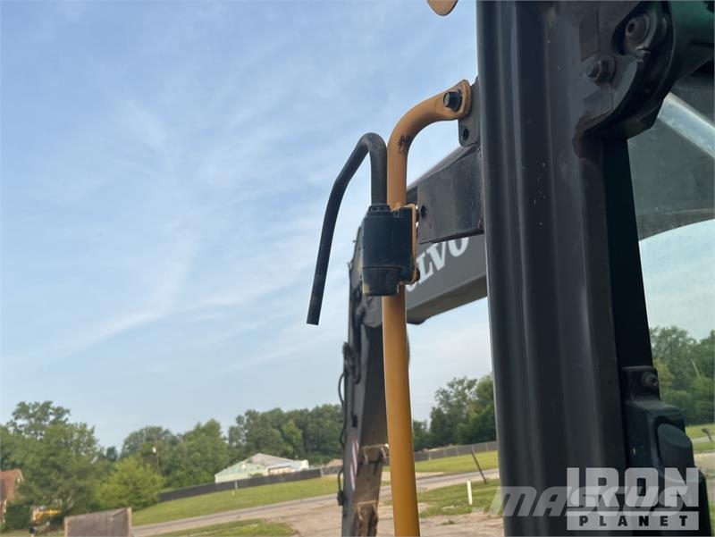 Volvo EC210C L Tracked Excavator Beltegraver