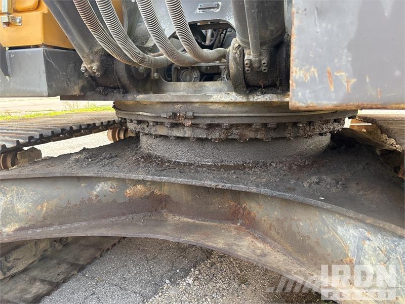 Volvo EC210C L Tracked Excavator Beltegraver