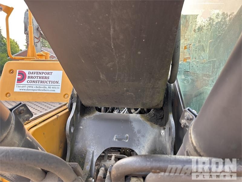 Volvo EC210C L Tracked Excavator Beltegraver