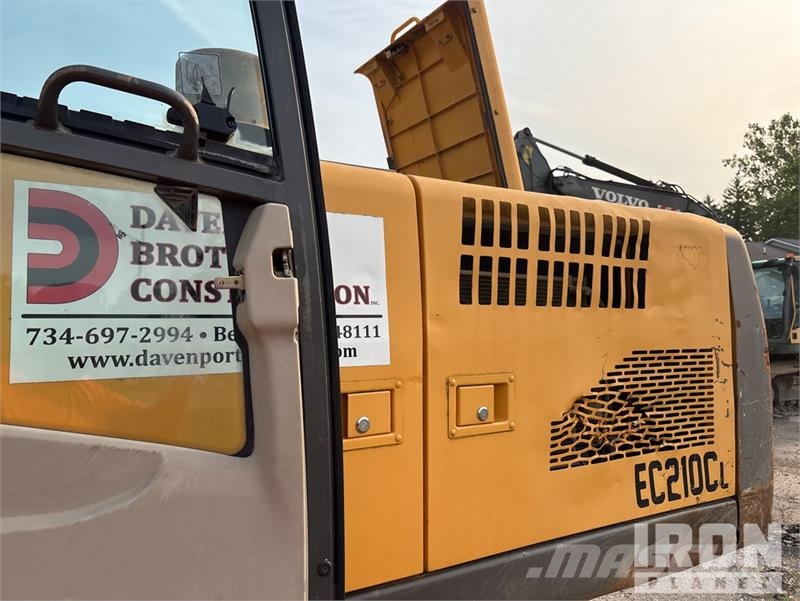 Volvo EC210C L Tracked Excavator Beltegraver