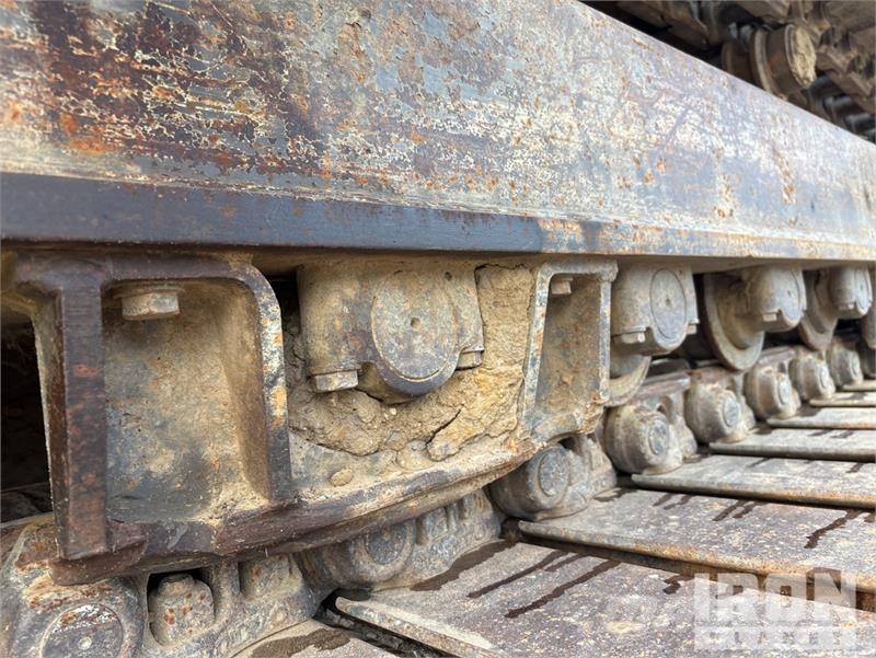 Volvo EC210C L Tracked Excavator Beltegraver