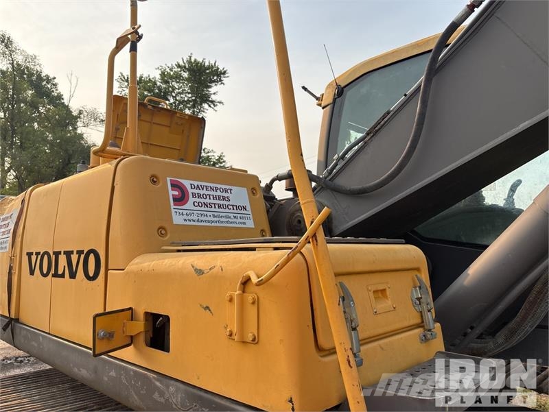 Volvo EC210C L Tracked Excavator Beltegraver