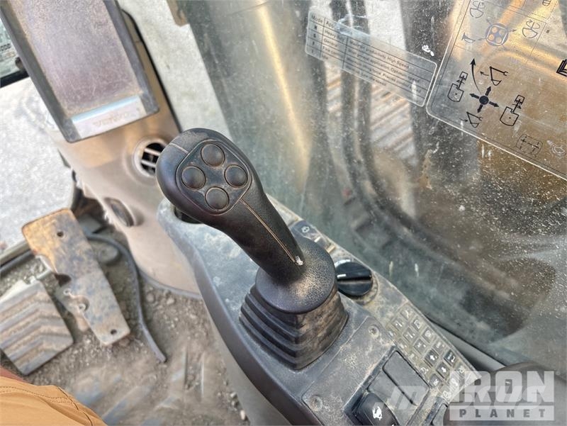 Volvo EC210C L Tracked Excavator Beltegraver