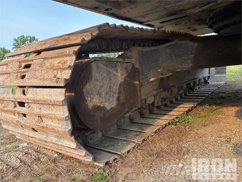Volvo EC210C L Tracked Excavator Beltegraver