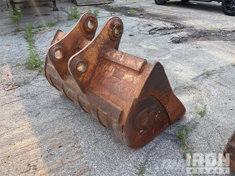 Volvo EC210C L Tracked Excavator Beltegraver