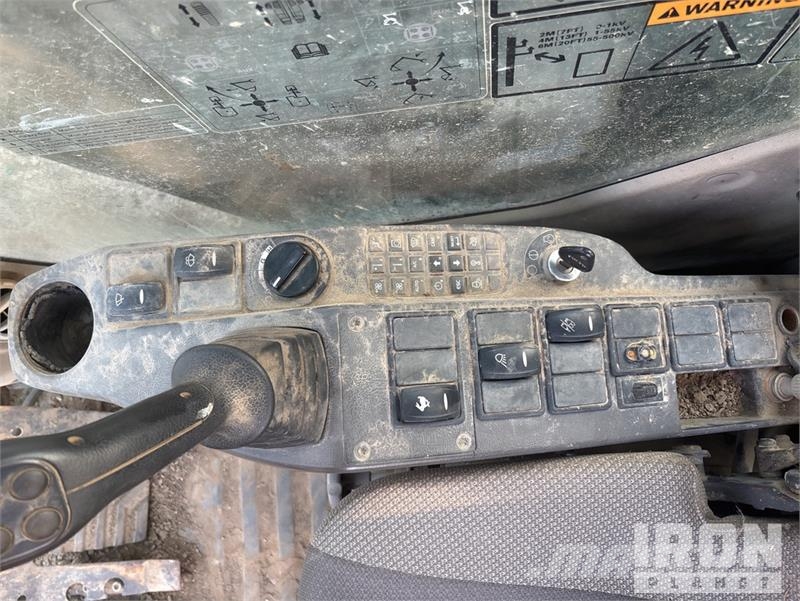 Volvo EC210C L Tracked Excavator Beltegraver