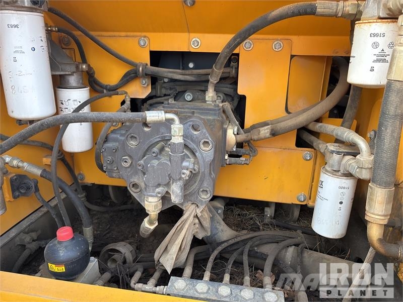 Volvo EC210C L Tracked Excavator Beltegraver