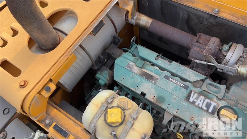 Volvo EC210C L Tracked Excavator Beltegraver
