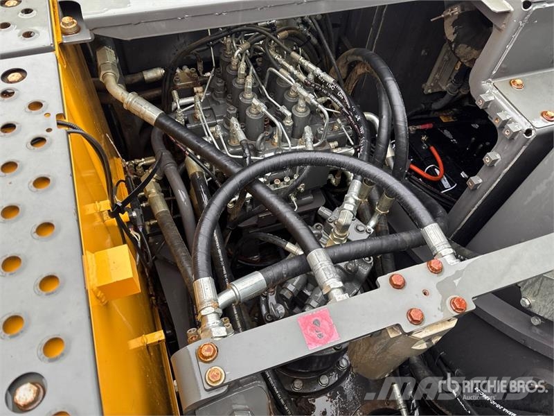 Volvo EC220ELR Tracked Excavator Raupenbagger