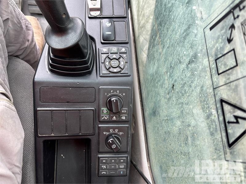 Volvo EC950FL Tracked Excavator Beltegraver