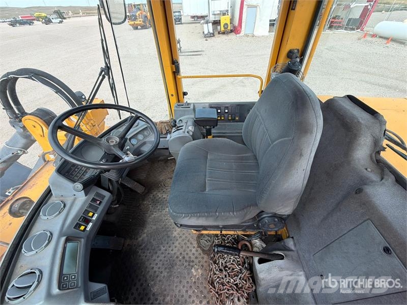 Volvo L-120 Wheel Loader Iekrāvēji uz riteņiem