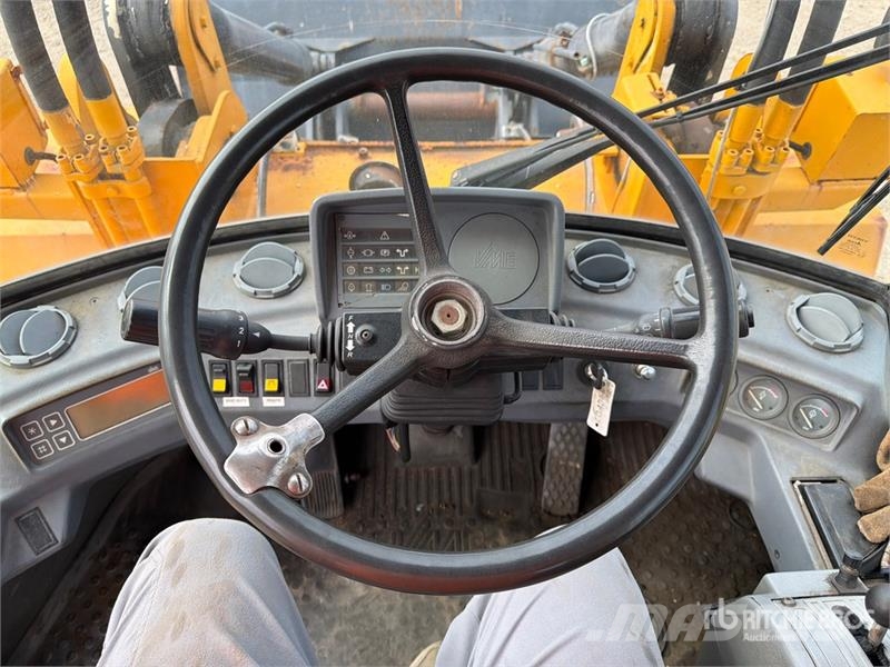 Volvo L-120 Wheel Loader Iekrāvēji uz riteņiem