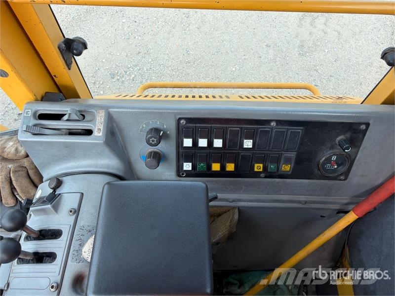 Volvo L-120 Wheel Loader Iekrāvēji uz riteņiem