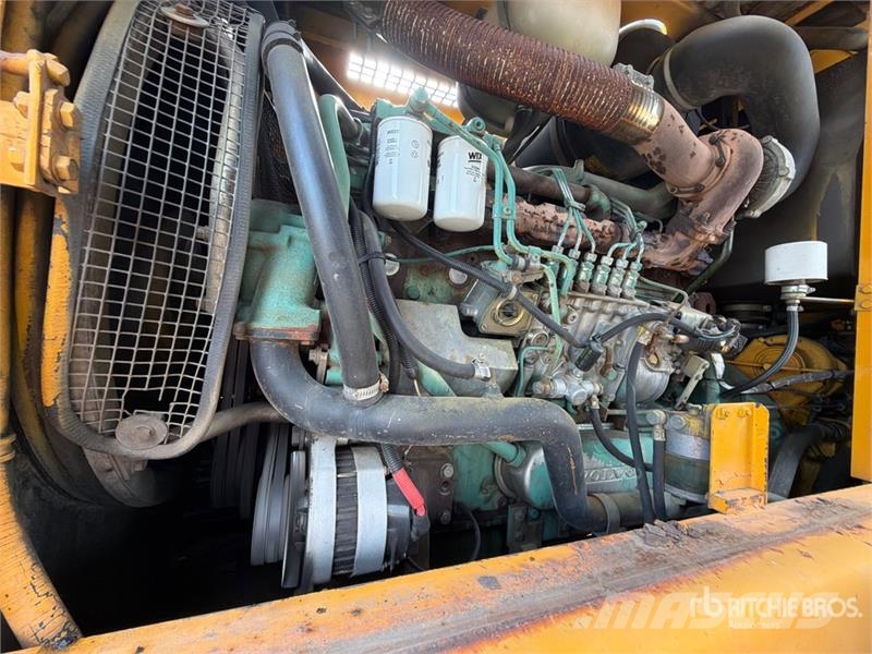 Volvo L-120 Wheel Loader Iekrāvēji uz riteņiem