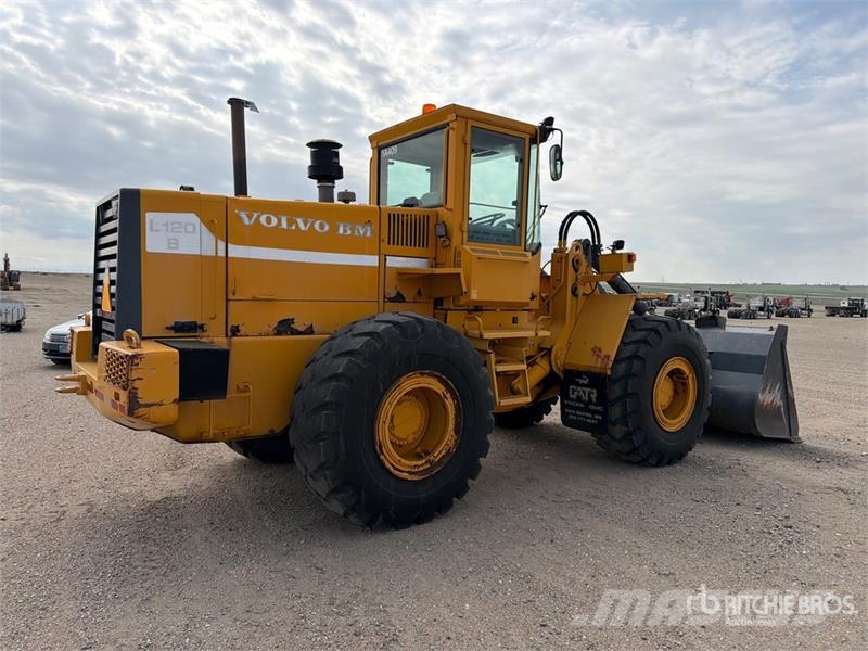 Volvo L-120 Wheel Loader Iekrāvēji uz riteņiem