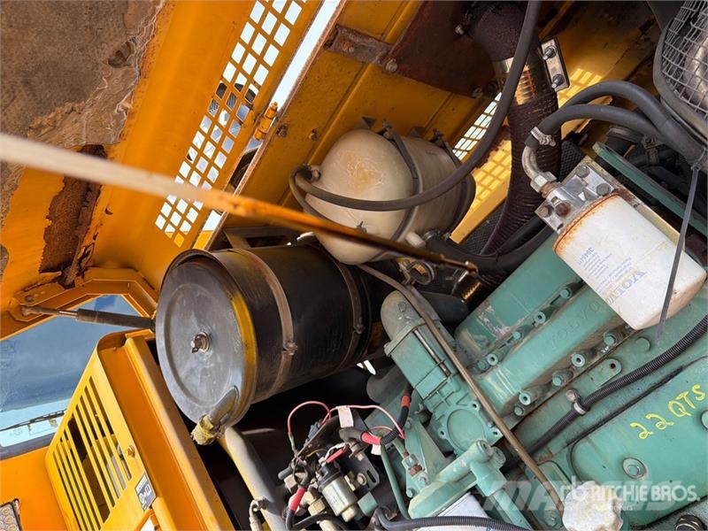 Volvo L-120 Wheel Loader Iekrāvēji uz riteņiem